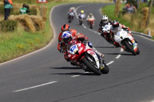 Amor Farquhar and Hutchinson lead the Supersport pack at the UGP